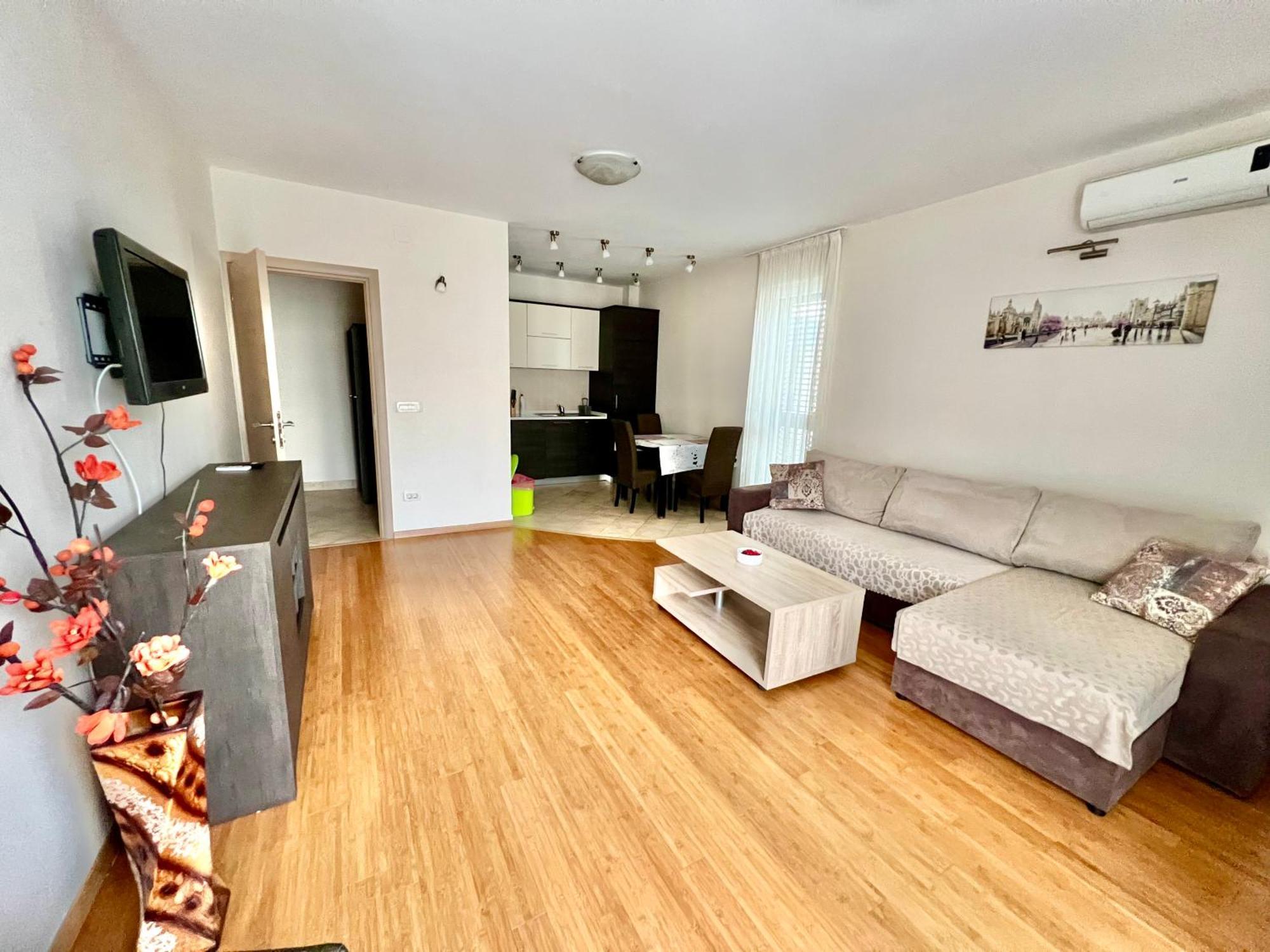 Apartments Nirgilija Tivat Exterior foto